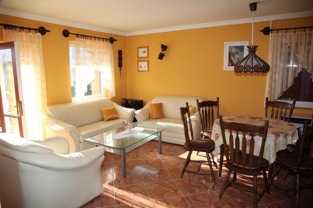 Edina Apartman ザラカロシュ 部屋 写真